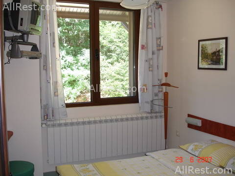 Hlebna Hotel 10